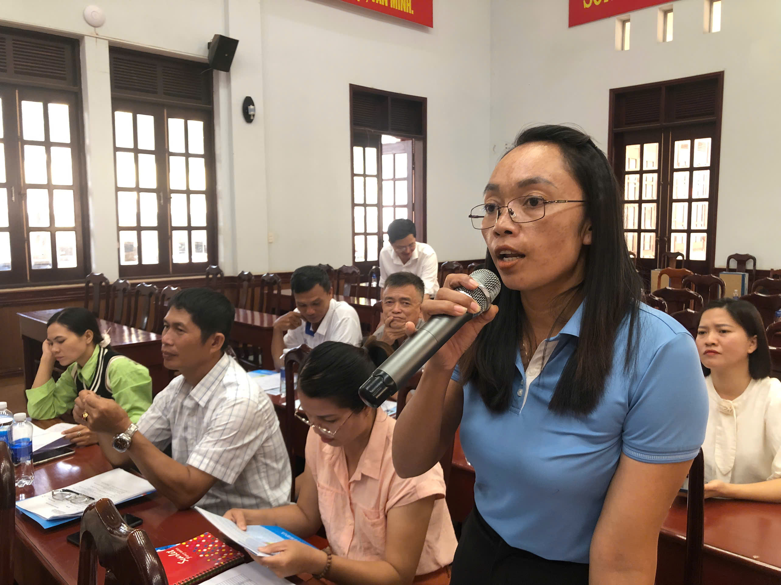 dai bieu thao luan 3